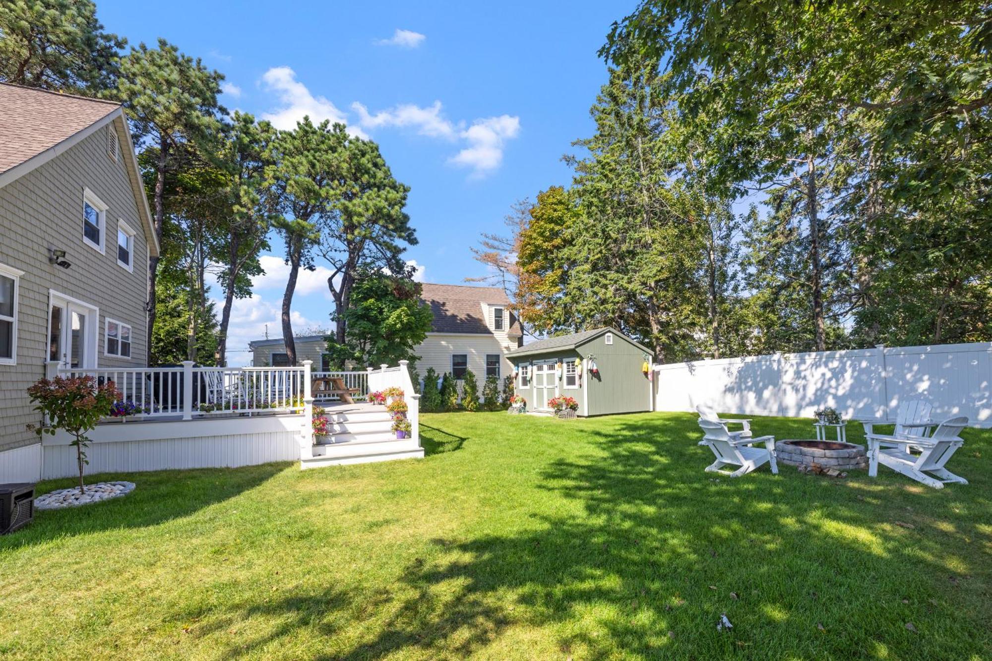 Pine Point Beach House With Deck, Fire Pit & Porch Scarborough Exterior photo