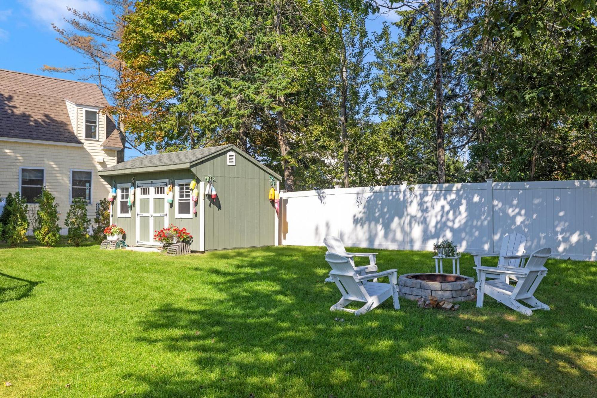 Pine Point Beach House With Deck, Fire Pit & Porch Scarborough Exterior photo